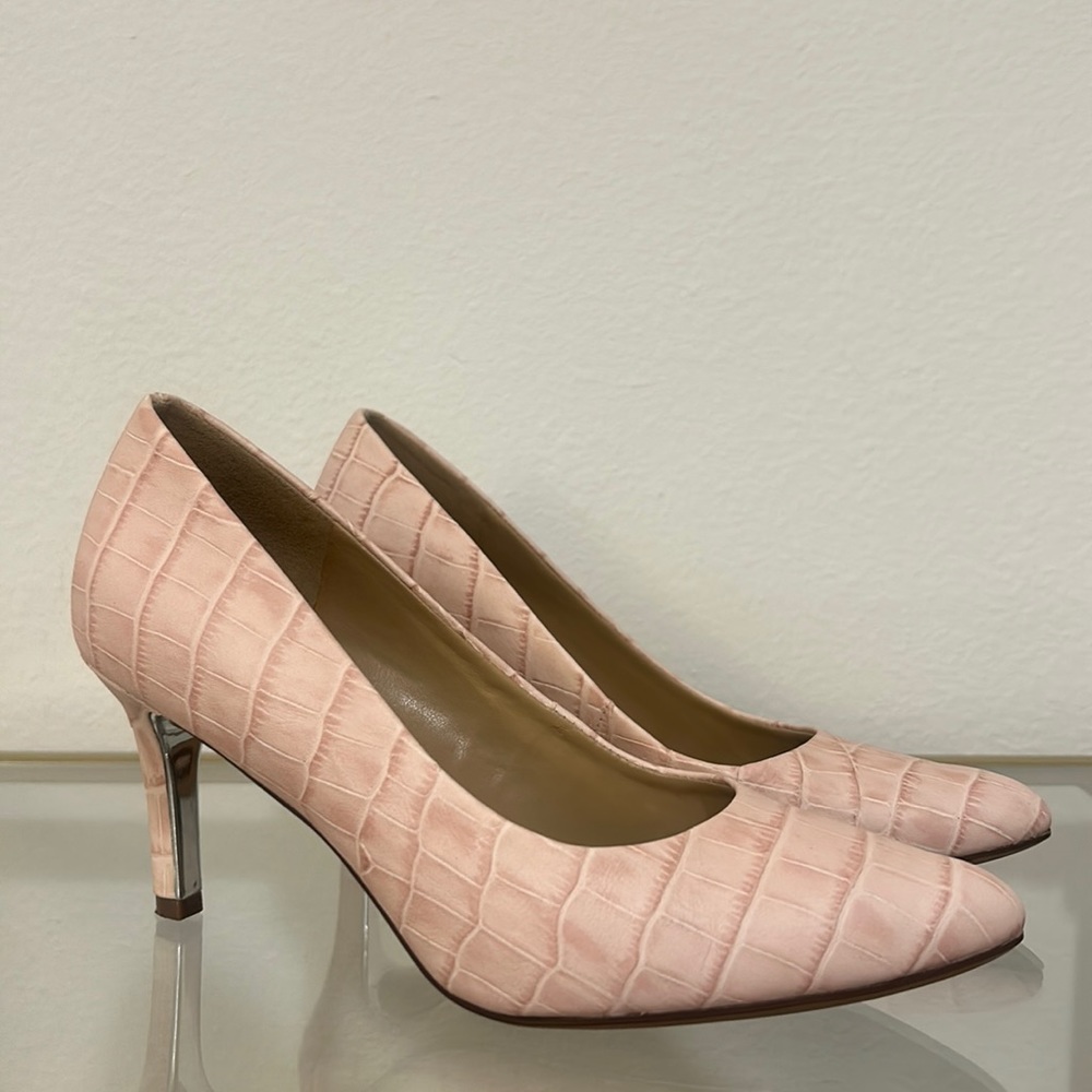 Naturalizer “Natalie” pumps